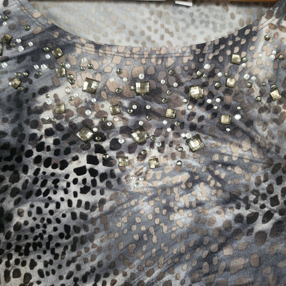 NWT Susan Graver Liquid Knit Womens 1X Animal Print Rhinestone Accent Top Blouse - Picture 2 of 6